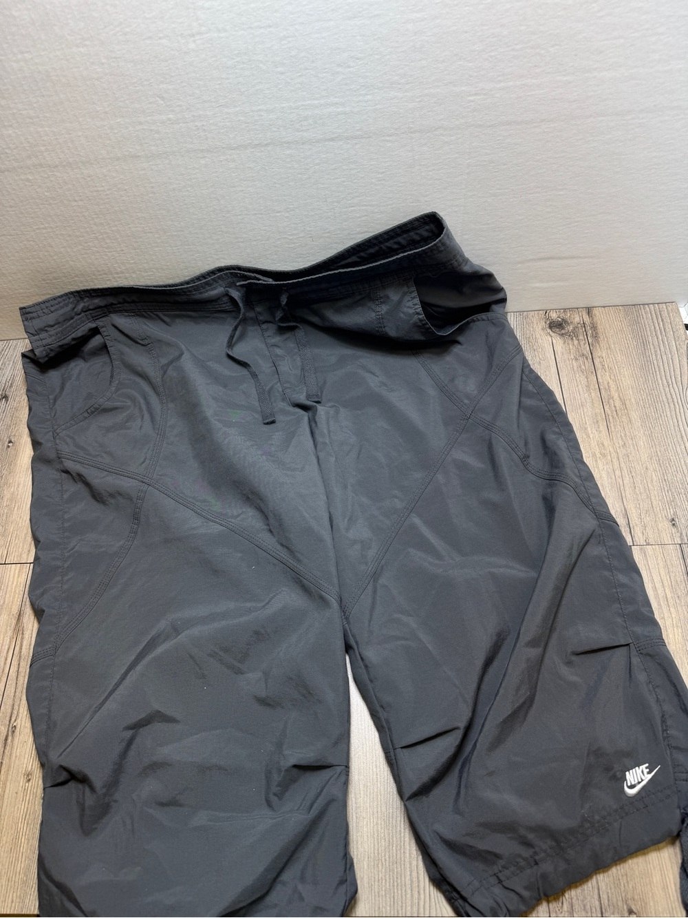 NIKE Tonal Swoosh Joggers Track Capris Pants Gray Women’s Size XL (16-18)